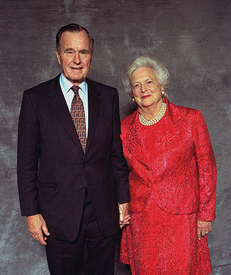 بوش الأب وزوجته الأولى في المستشفى