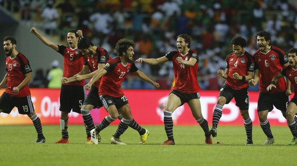 Football Soccer - African Cup of Nations - Semi Finals - Burkina Faso v Egypt- Stade de l'Amitie - Libreville, Gabon - 1/2/17 Egypt celebrate winning the penalty shoot out Reuters / Amr Abdallah Dalsh Livepic