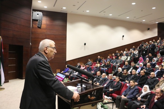 الدكتور ناصرالدين : جامعتنا قائمة على قيم ومثل عليا وطموحها تأمين فرصة عمل للخريج حتى قبل تخرجه