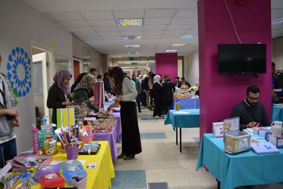 “فريق “زين الشباب” ينظّم بازاراً خيرياً لدعم مركز الحسين للسرطان”