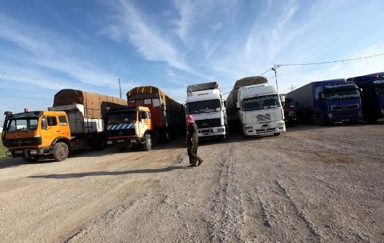 الجمارك المصرية تمنع دخول شاحنات اردنية