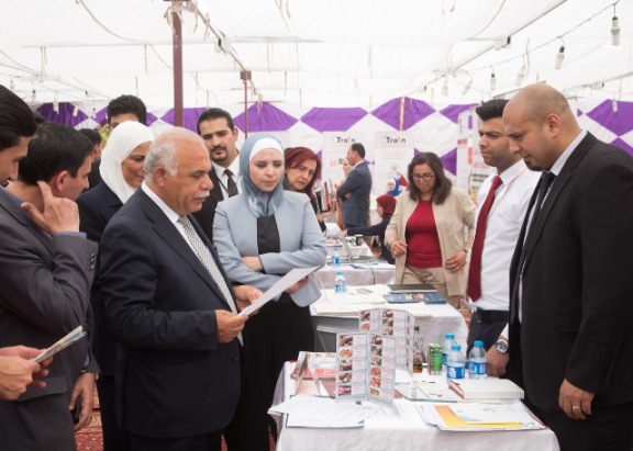 فعاليات اليوم الوظيفي بجامعة عمان الاهلية بمشاركة 55 شركة وتوفير اكثر من 300 فرصة عمل