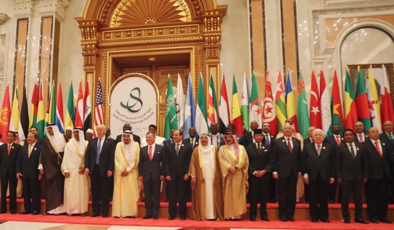 الملك في مؤتمر الرياض ” العرب والمسلمين هم غالبية ضحايا الارهاب والمتطرفين “