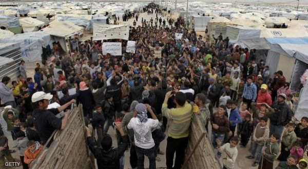 مقتل 32 مدني في هجوم لداعش على مخيم لاجئين على الحدود السورية العراقية