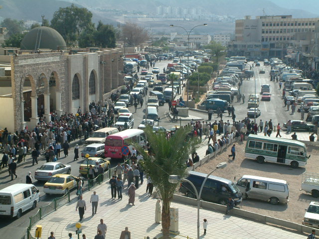 شرطة العقبة تُحقق في مقتل شخص طعنا بالوسط التجاري