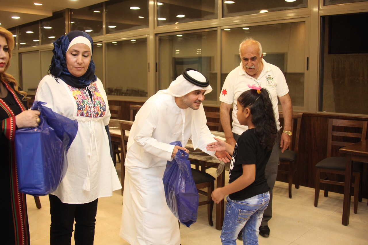سفارة الإمارات بالاردن تشرف على تنفيذ مشروع كسوة عيد وزكاة فطر