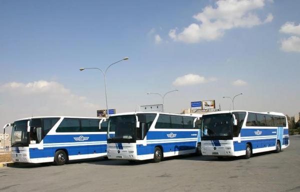 حداد ” جت تُجهز حافلات لتسييرها عبر معبر الكرامة “