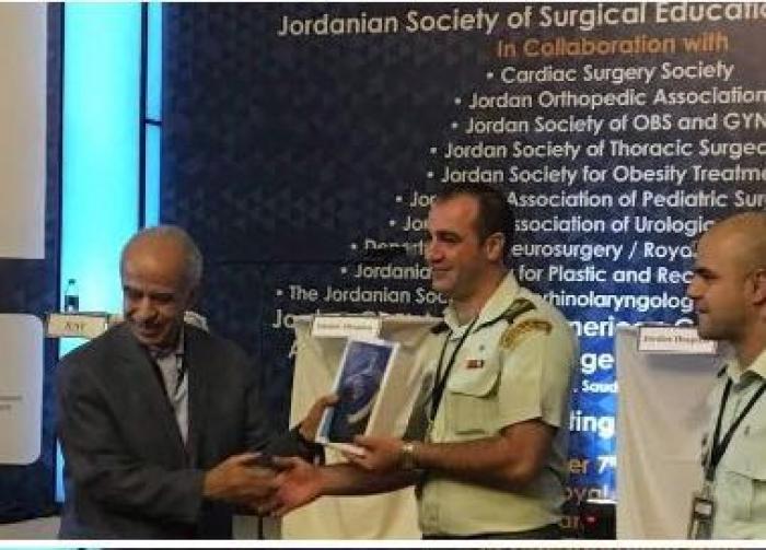 فريق الخدمات الطبية الملكية يحصل على المركز الأول في مسابقة معلومات مؤتمر الأردن الجراحي