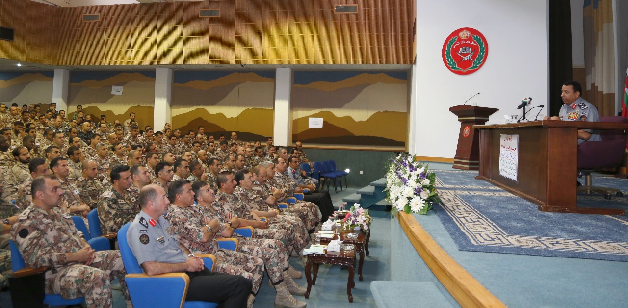المدير العام لقوات الدرك اللواء الركن حسين محمد الحواتمة