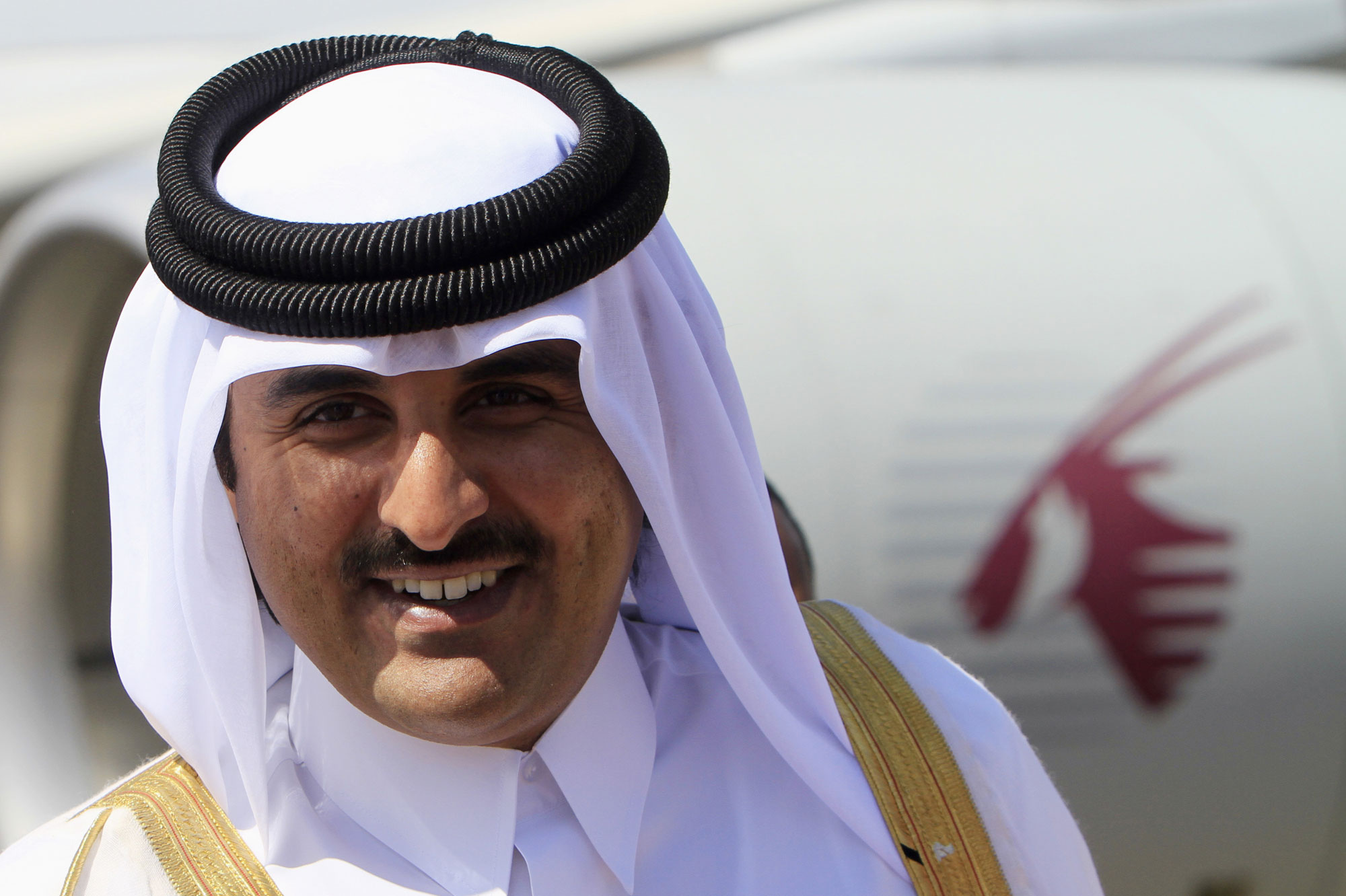 أمير قطر يتلقى دعوة للمشاركة في القمة الخليجية