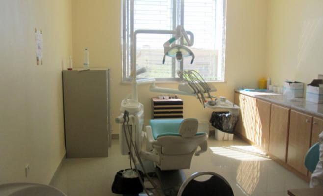الطفيلة : يوجد عيادة مجهزة لتقويم الاسنان ولا يوجد طبيب