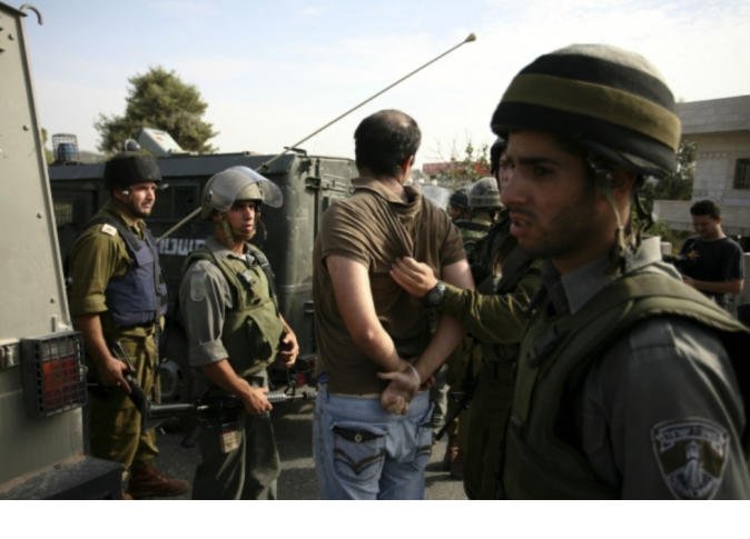 الاحتلال يعتقل 30 فلسطينيا في القدس