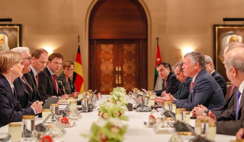 الملك يجري مباحثات مع الرئيس الألماني في قصر الحسينية