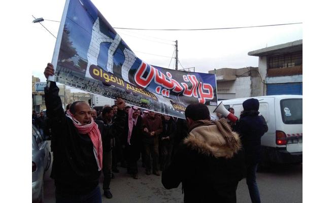 حراك ذيبان الذي اسقط حكومة الرفاعي يُنظم مسيرة ضد حكومة الملقي.. صور