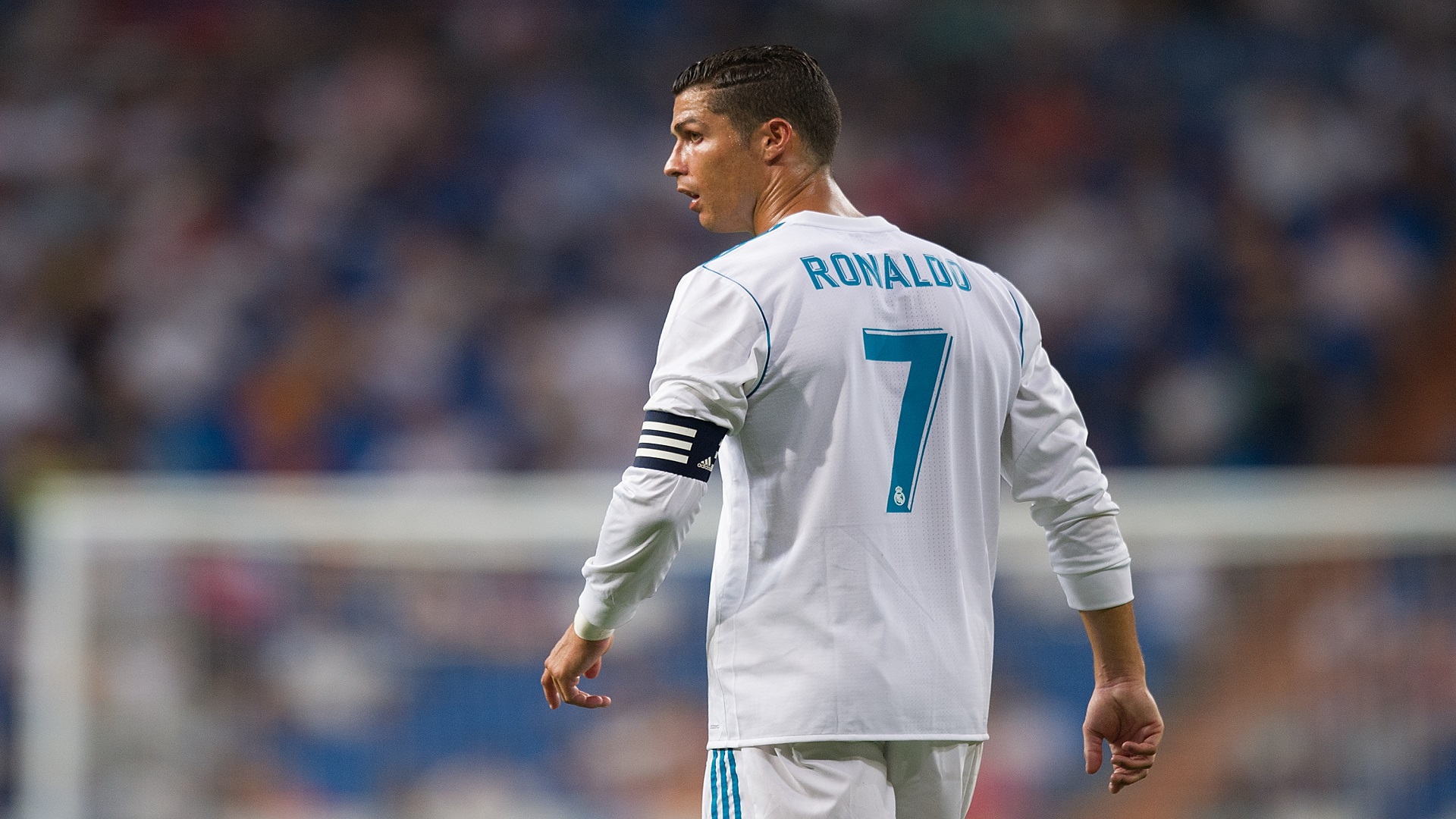 MADRID, SPAIN - AUGUST 23: Cristiano Ronaldo of Real Madrid CF looks on during the Santiago Bernabeu Trophy match between Real Madrid CF and ACF Fiorentina at Estadio Santiago Bernabeu on August 23, 2017 in Madrid, Spain. (Photo by Denis Doyle/Getty Images)