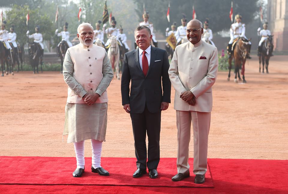 الملك يعقد مباحثات مع رئيس الوزراء الهندي في نيودلهي