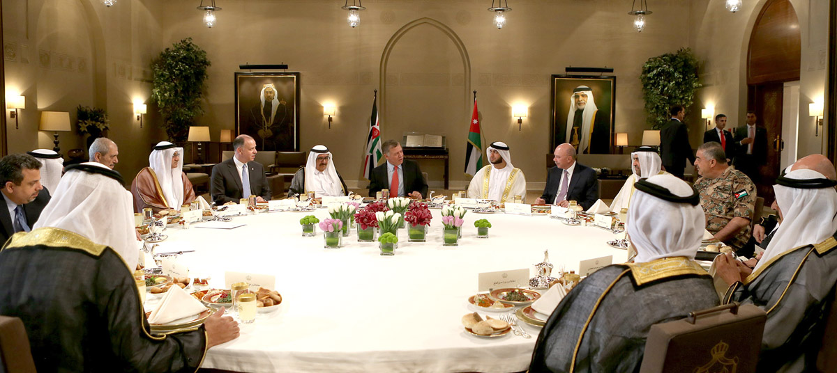 الملك يستقبل نائب حاكم دبي وزير المالية الإماراتي