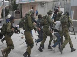سلطات الاحتلال تعتقل 28 فلسطينيا