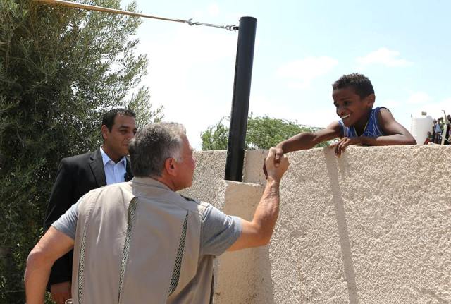 الملك والملكة يزوران غور فيفا ..صور