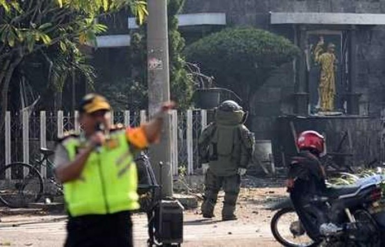 اندونيسيا: 6 قتلى و 35 اصابة في تفجيرات استهدفت كنائس