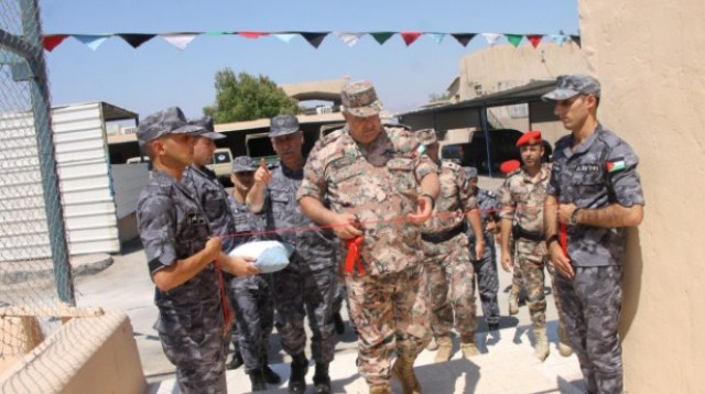 الفريق فريحات يُعيد في العقبة مع مرتبات قيادة القوة البحرية والزوارق الملكية