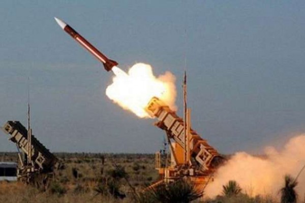 الدفاعات الجوية السعودية تُدمر صاروخاً باليستياً استهدف نجران