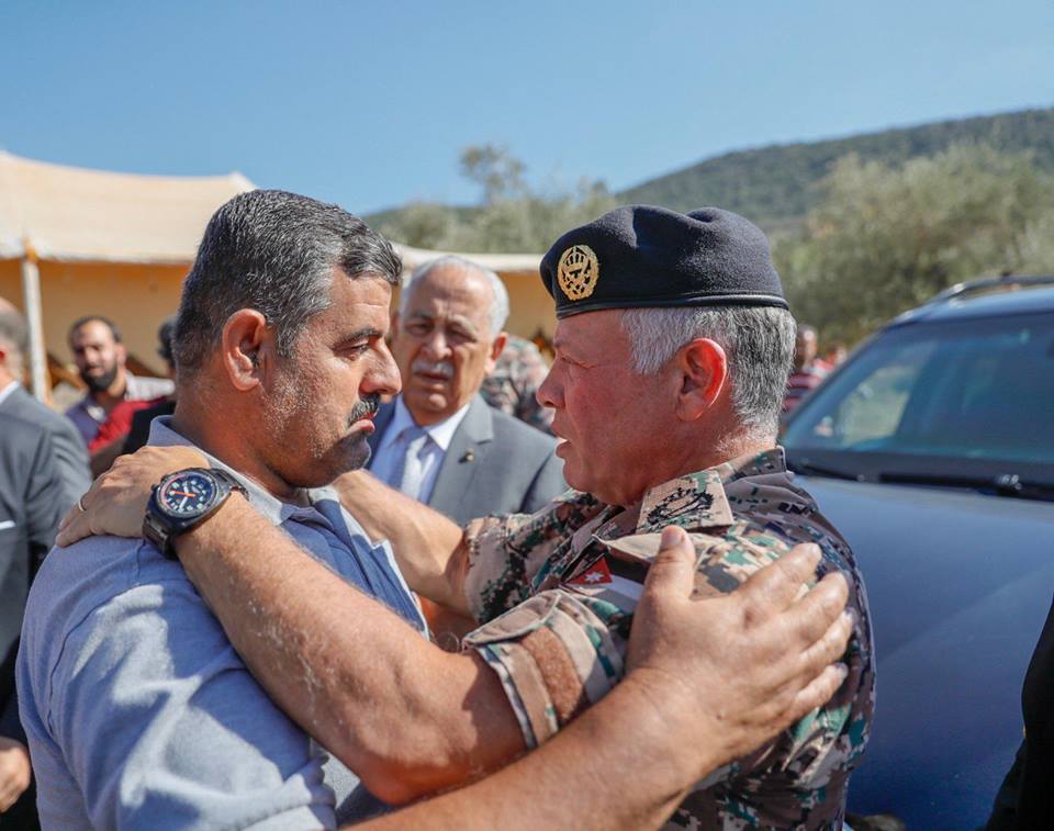 الملك يُقدم واجب العزاء بالشهيدين قوقزة وبني ياسين