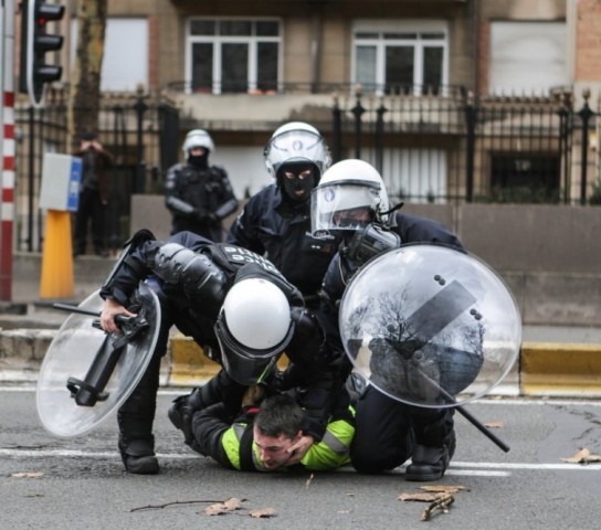 الداخلية الفرنسية : اعتقال 1726 شخصا من مثيري الشغب