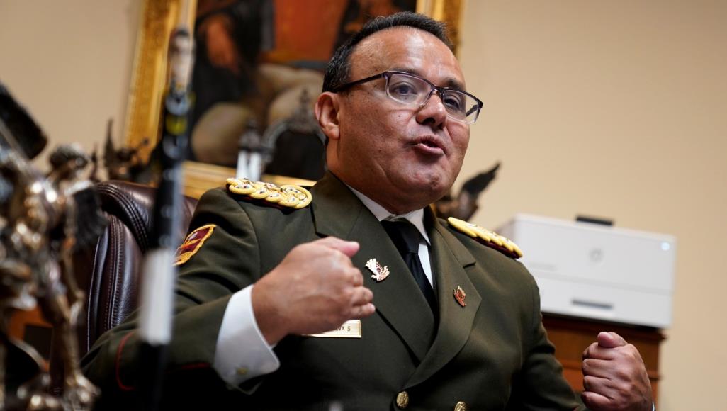 واشنطن تُرحب بانشقاق الملحق العسكري الفنزويلي