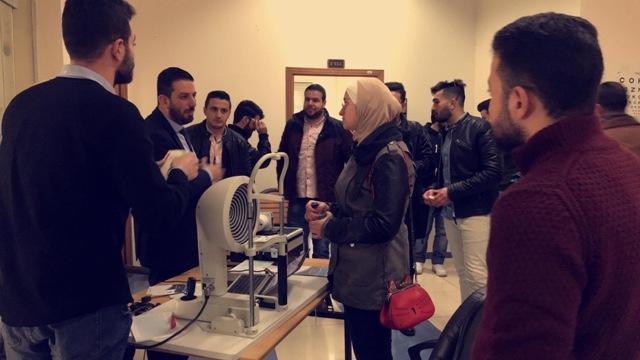 يوم بجامعة عمان الاهلية للتوعية حول تصحيح البصر