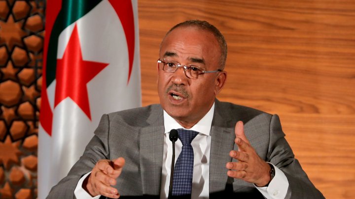 الجزائر :حكومة جديدة من 27 وزيرا