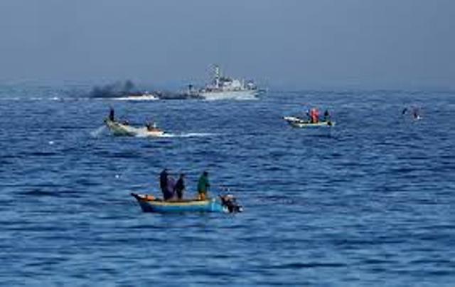 الإختلال يعتقل اربعة صيادين في مياه غزة