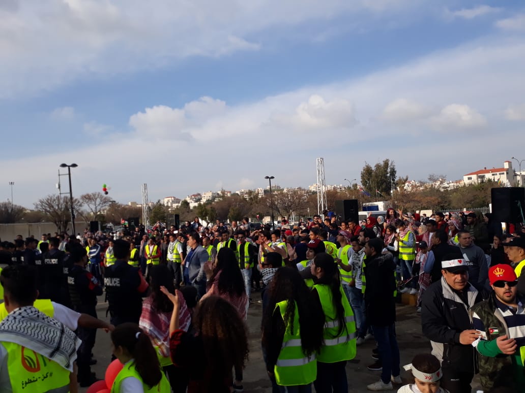 بالفيديو والصور .. ” أبشر سيدنا”مسيرة شعبية دعما لمواقف جلالة الملك