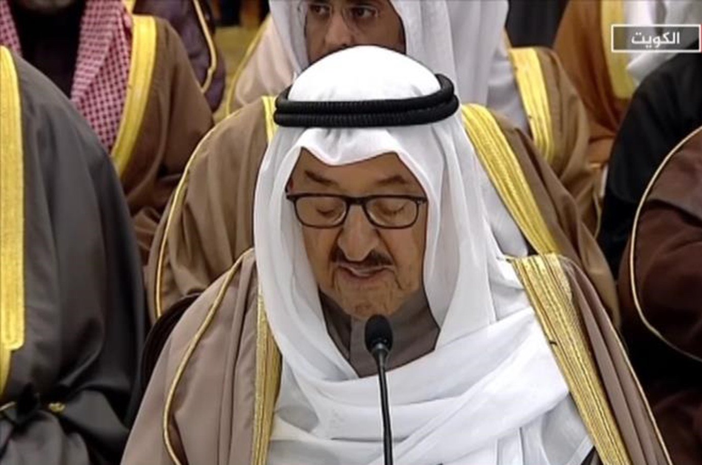 أمير الكويت يدعو الحرس الوطني أخذ أقصى درجات الحذر