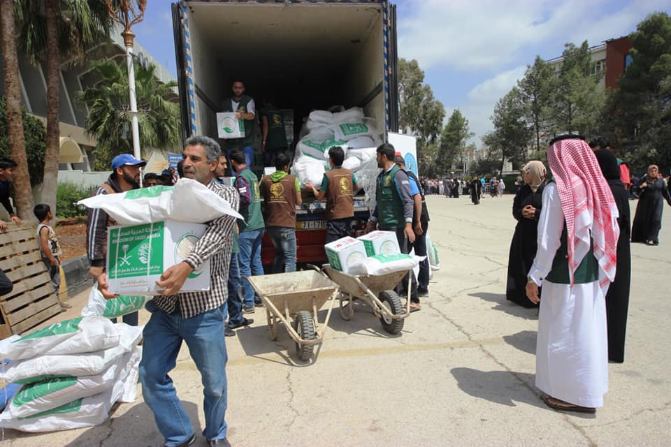 مركز الملك سلمان للإغاثة يدشن مشروع السلال الغذائية الرمضانية للاشقاء اللاجئين السوريين بمحافظة اربد