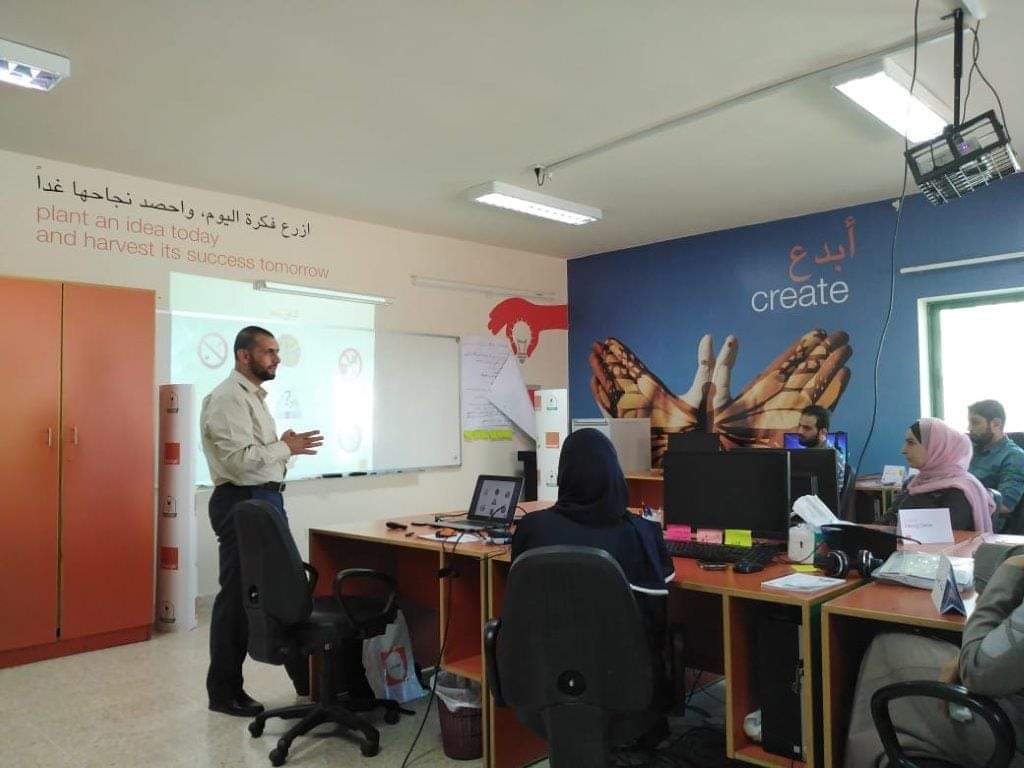 اورانج الأردن تواصل تدريب طلبة هندسة “اليرموك” في مختبر (OYIL)