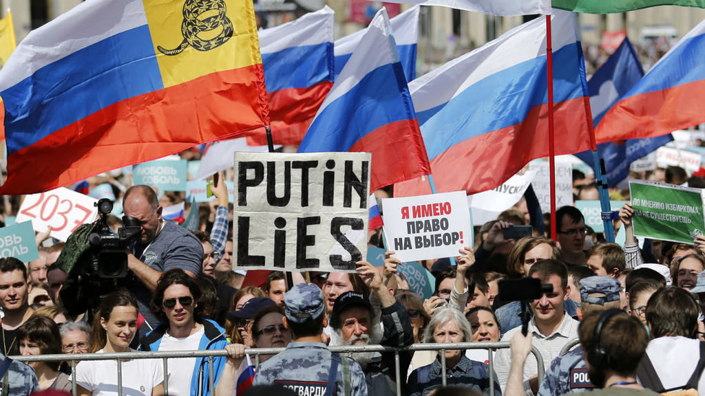 موسكو : متظاهرون يطالبون بانتخابات نزيهة