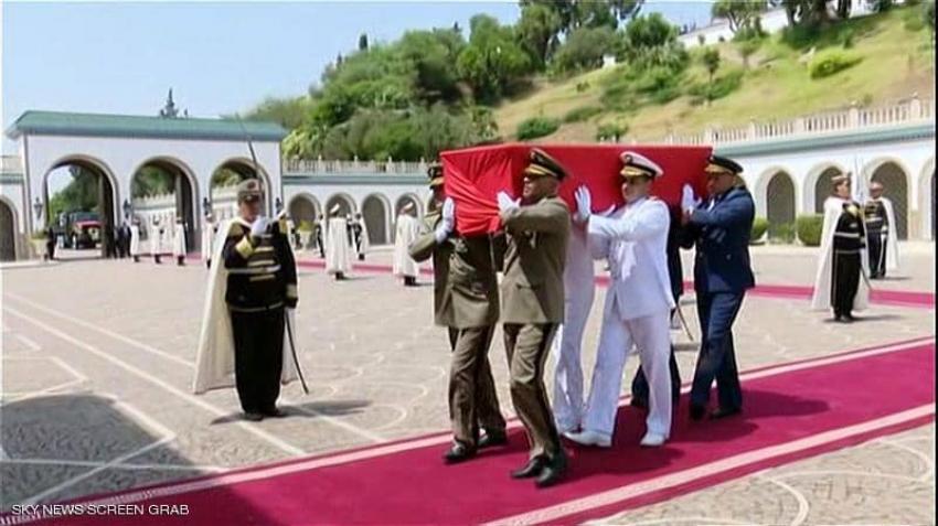 صور .. تشيع جثمان الرئيس التونسي الباجي قايد السبسي