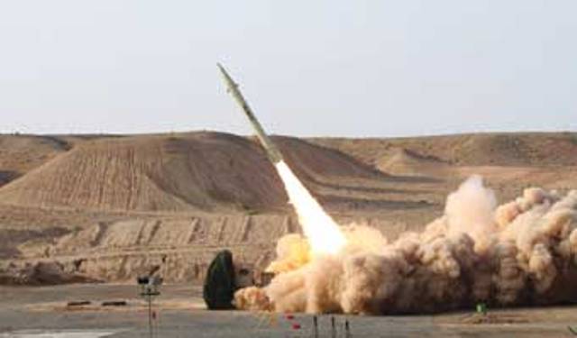 ايران تختبر صاروخا جديدا متطورا