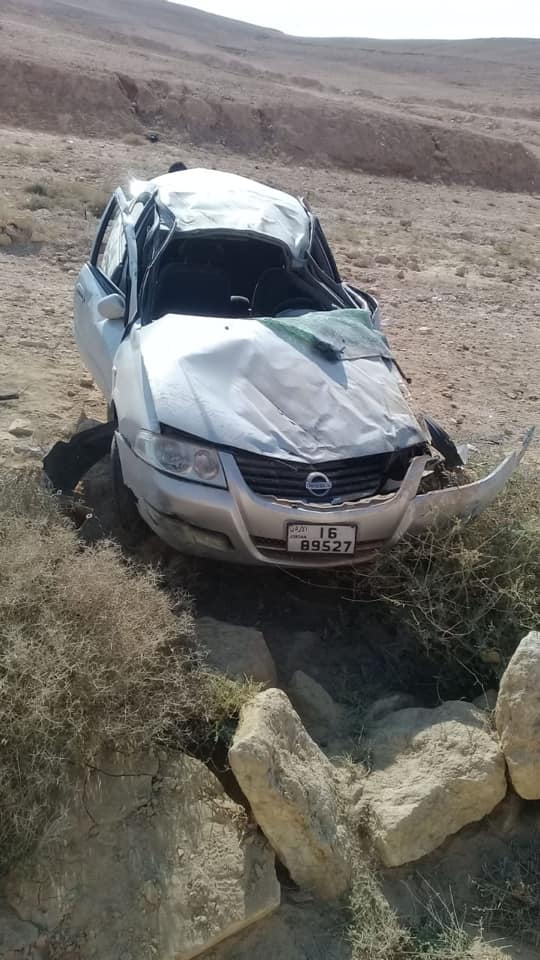 بالصور حادث تدهور مركبة نقيب المعلمين على الصحراوي