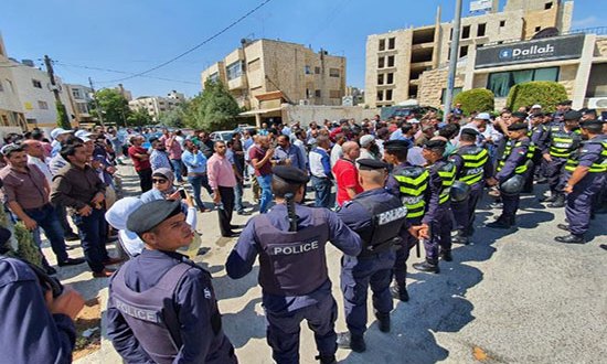 “الموضوع اعتصام المعلمين ” ايجاز صحفي لقيادات أمنية ….فيديو