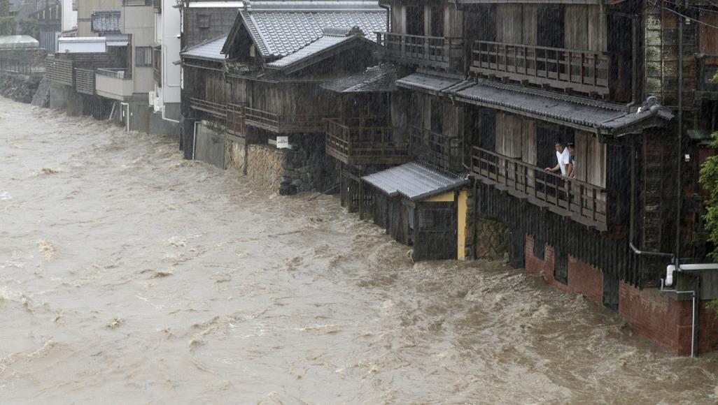 إعصار يشل طوكيو ومدن أخرى “الأقوى منذ عام 1958 ” ويقتل 17 شخصا .. فيديو