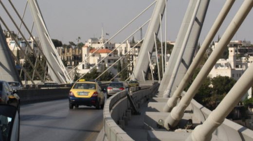 الأمن يُفشل محاولة انتحار من فوق جسر عبدون