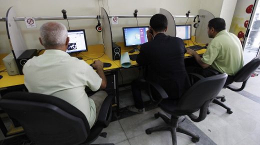 الحكومة العراقية تعيد خدمة الإنترنت