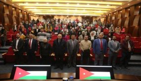 صيدلة جامعة البترا تنظم “يوم المعرفة والتطوير”