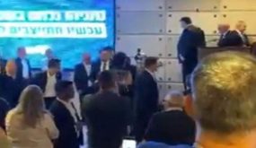 إجلاء نتنياهو لمنطقة آمنة بعد إطلاق صاروخ على عسقلان