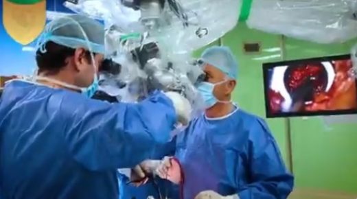 اجراء عملية دسك بالمنظار في مستشفى الكندي ..فيديو