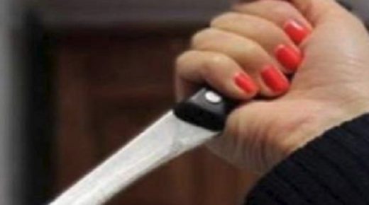 توقيف زوجة قتلت أمرأة طعنا 15 يوماً