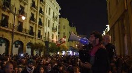 احتجاجات ليلية في لبنان ضد تكليف حسان دياب تشكيل الحكومة الجديدة