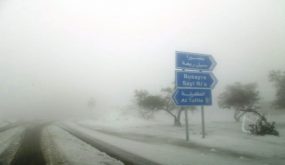 تساقط ثلوج خفيفة على مرتفعات الطفيلة